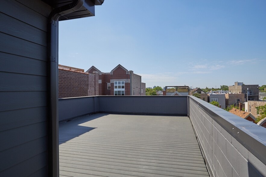 Private Rooftop Deck (Unfurnished) - 2132 W Rice St