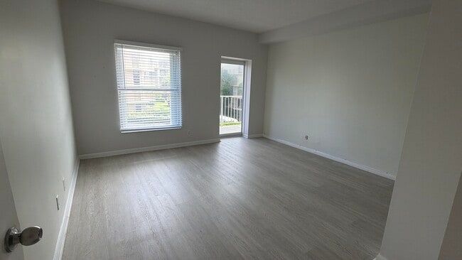 Building Photo - 3230 S Ocean Blvd