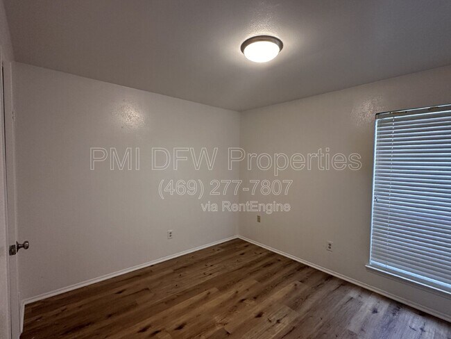 Building Photo - 1818 Andover Dr