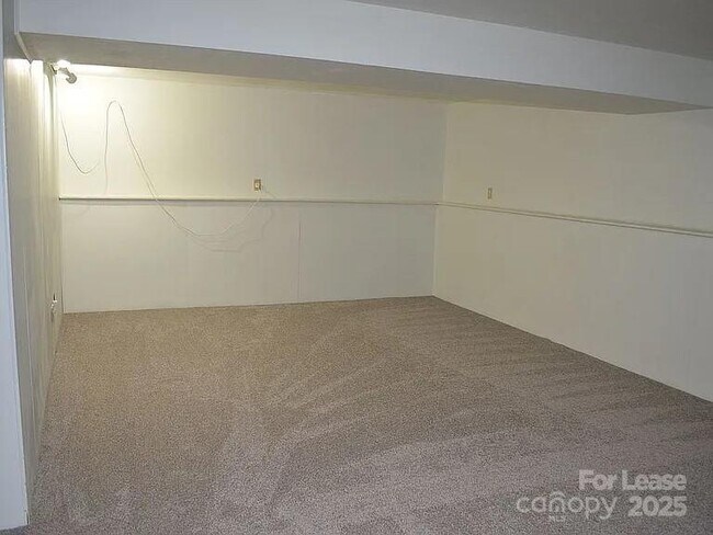Building Photo - 634 Sweetgum Ln
