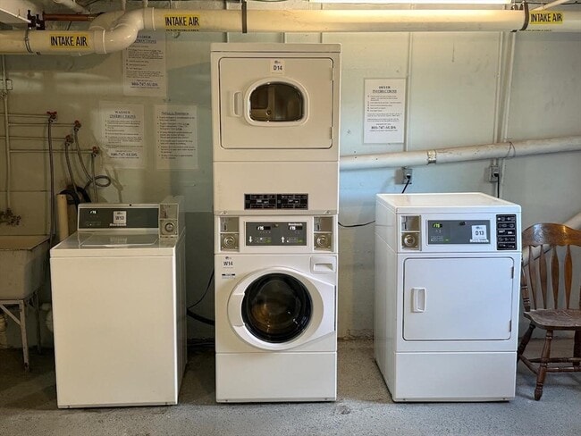 Building Photo - 21 Warren St