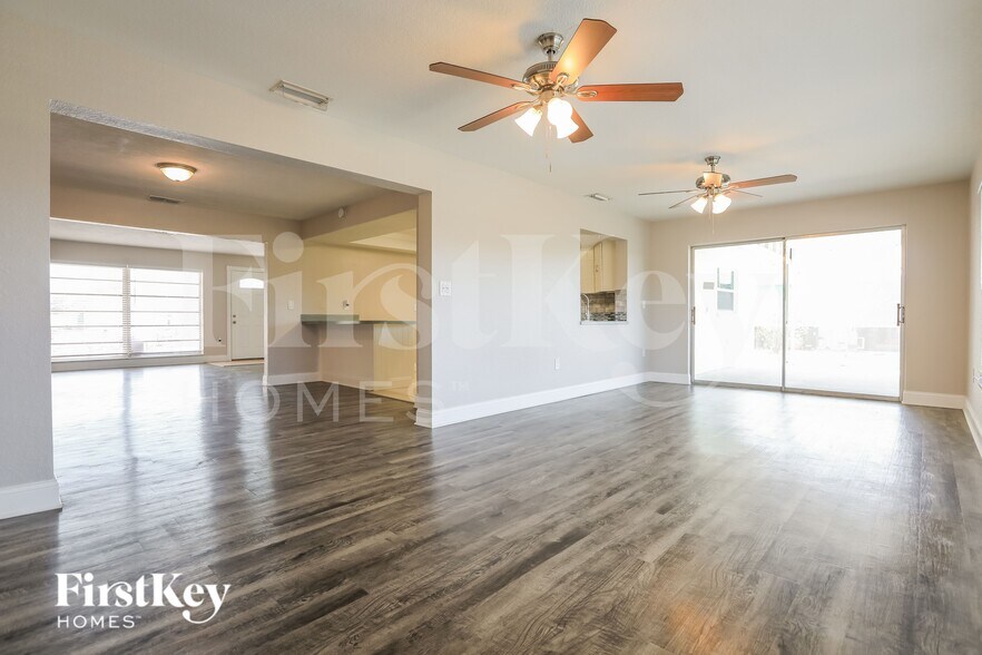 Building Photo - 63 Rotonda Cir
