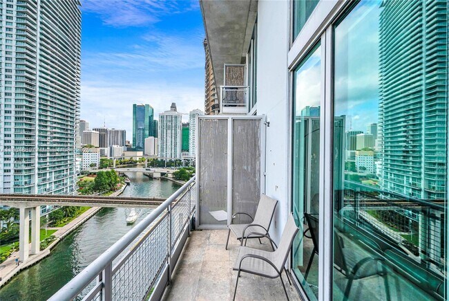 Building Photo - 690 SW 1st Ct