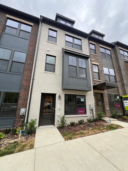 Building Photo - 6072 Beake St