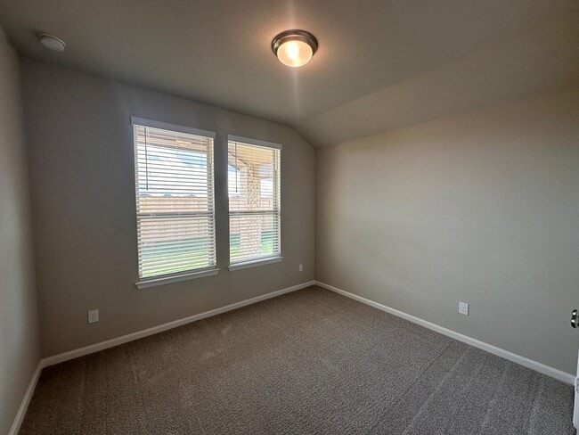 Building Photo - 6030 Cottontail Ln