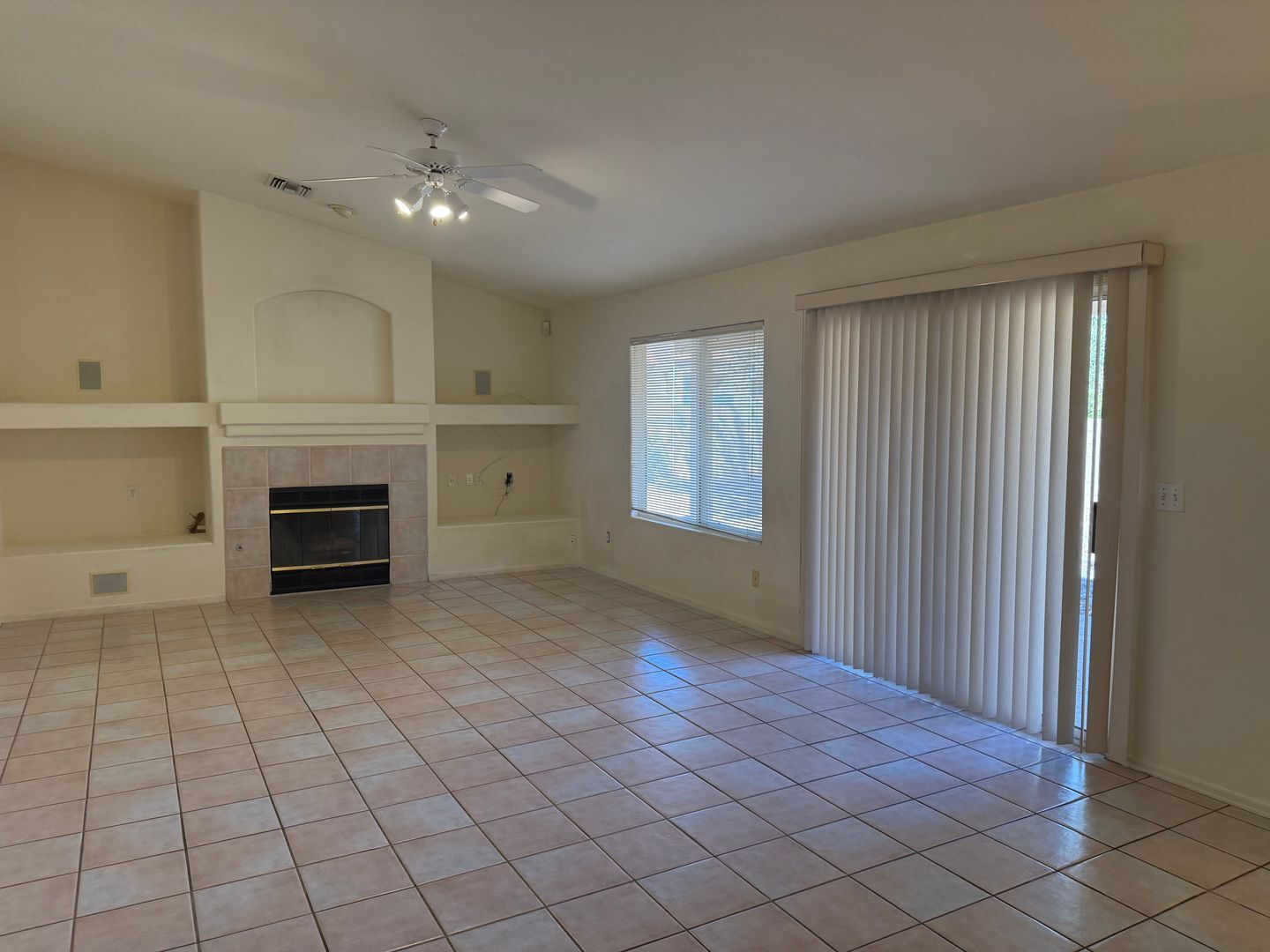 Building Photo - 7917 E Waverly St