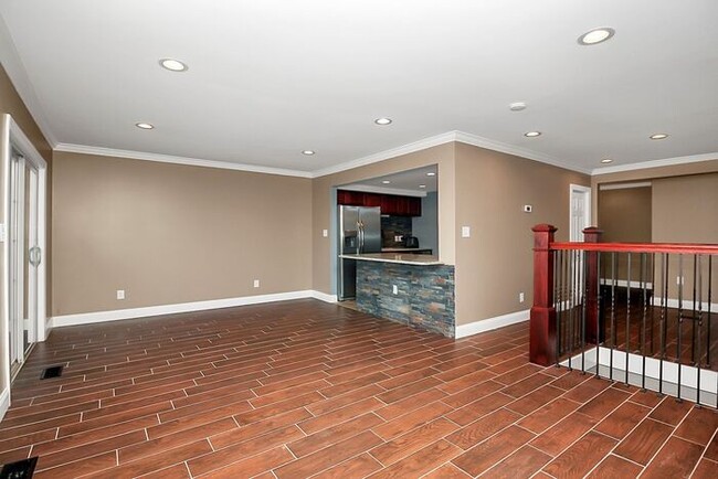 Building Photo - Newly Renovated Condominium in Quail Run