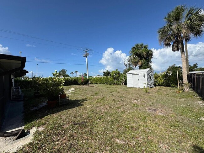 Building Photo - 1663 Birchcrest Blvd
