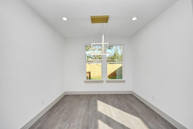 Building Photo - 7973 Joy St