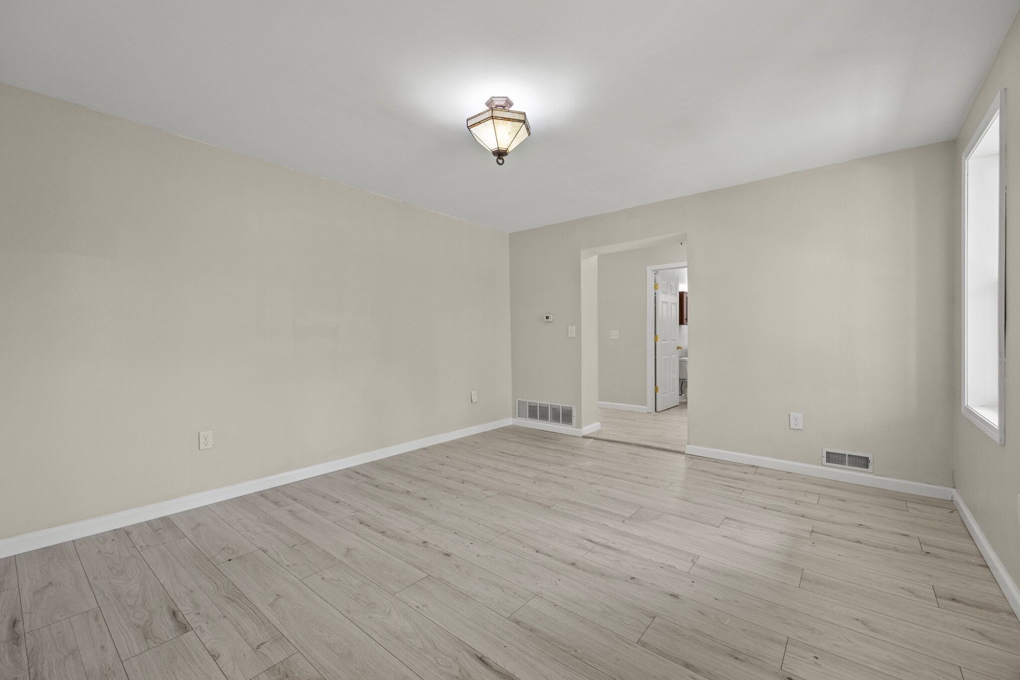 Building Photo - 20 School St