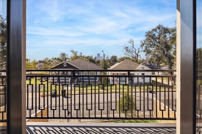 Building Photo - 3102 Eunice St