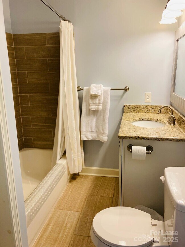 Building Photo - 4969 Moonlite Bay Dr