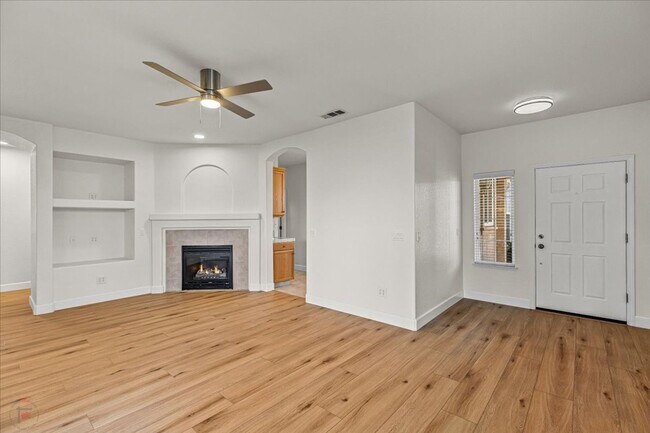 Building Photo - Beautiful 3(4) Bedroom/2 Bath Home Located in Lodi Ca