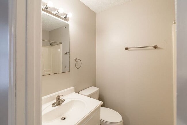 Building Photo - 112 Upland Ct