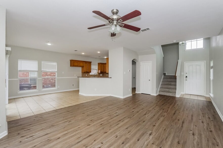 Building Photo - 6357 Claire Dr