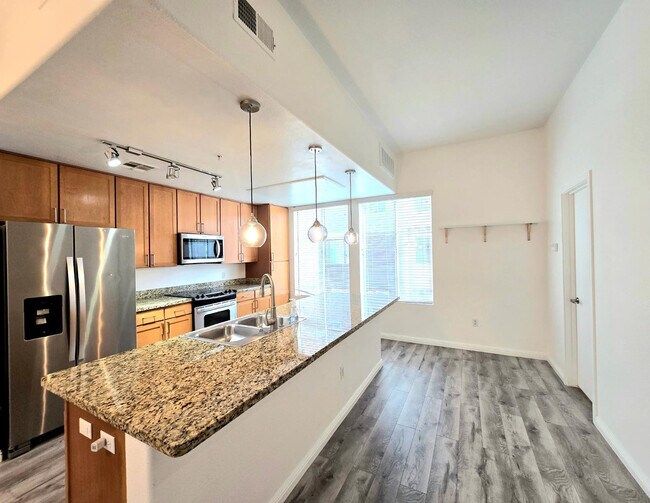 Building Photo - 6605 N 93RD Ave