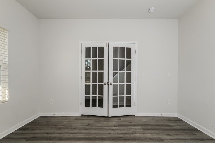 Building Photo - 168 Dorian Lp