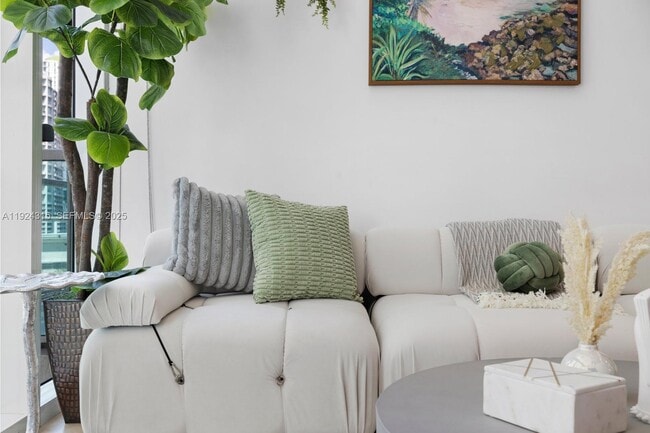 Building Photo - 41 SE 5th St