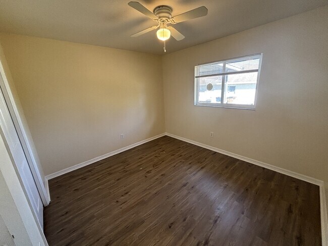 Building Photo - 2217 Leda Ave S