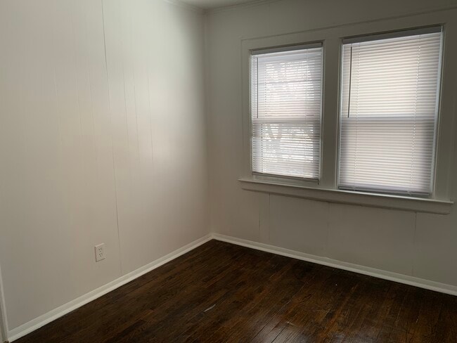 Upstairs bedroom 1 - 17130 Munich St