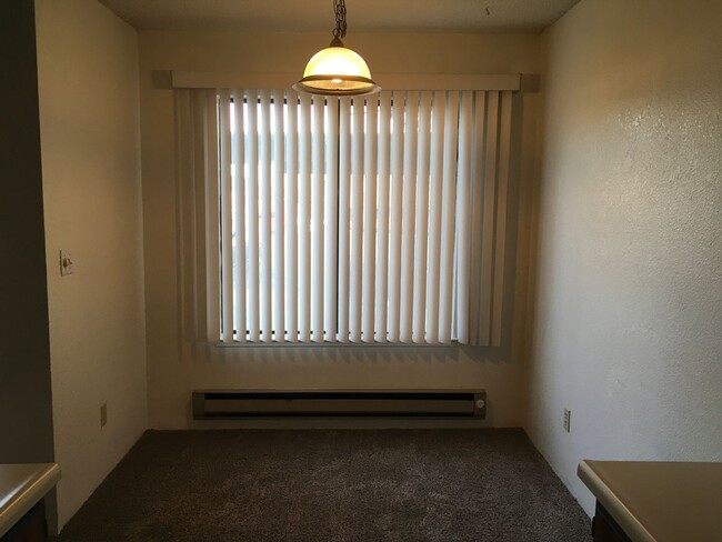 Building Photo - SUPER CUTE UNIT- BRAND NEW CARPET AND PAIN...