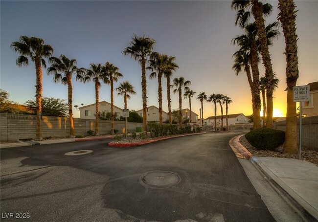 Building Photo - 6371 Lorne Green Ave