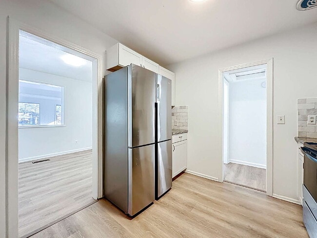 Building Photo - 5330 Quan Dr