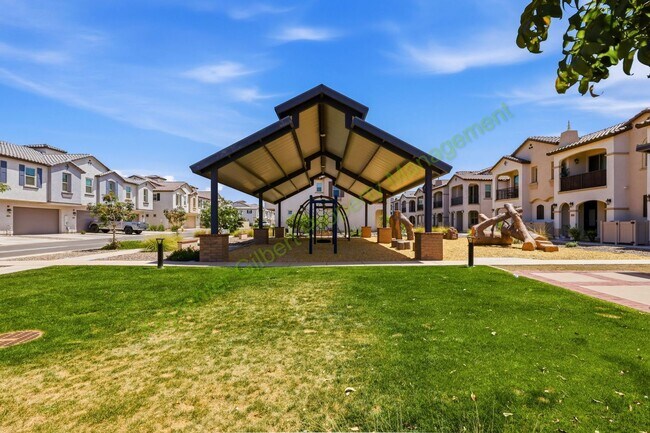 Building Photo - Fully-Furnished End Unit Gilbert Home in Warner Meadow Community