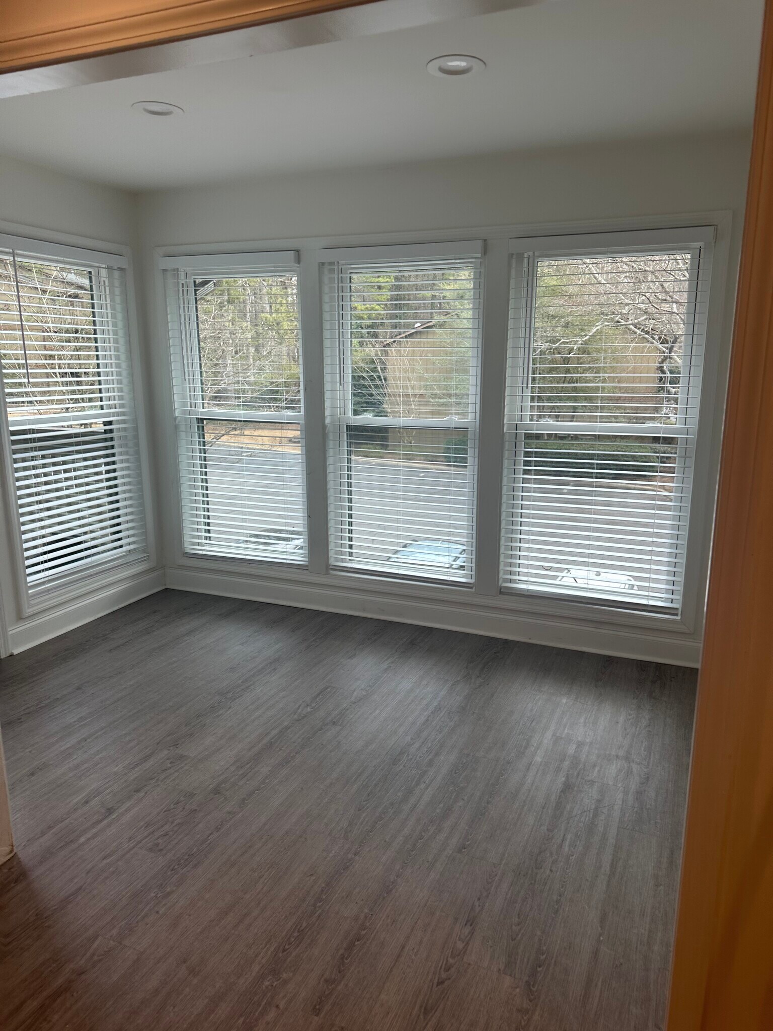 Building Photo - 304 Dunbar Dr