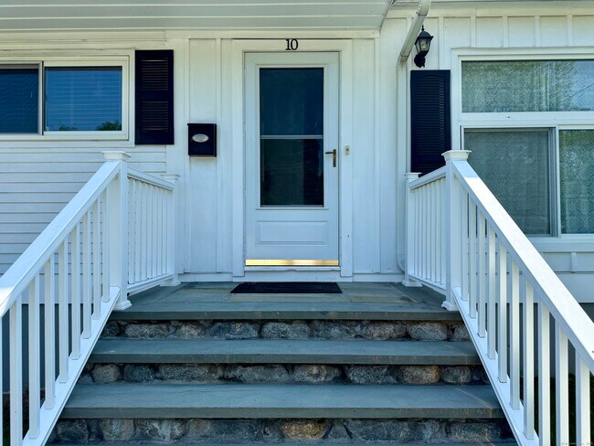 Building Photo - 10 Norvel Rd