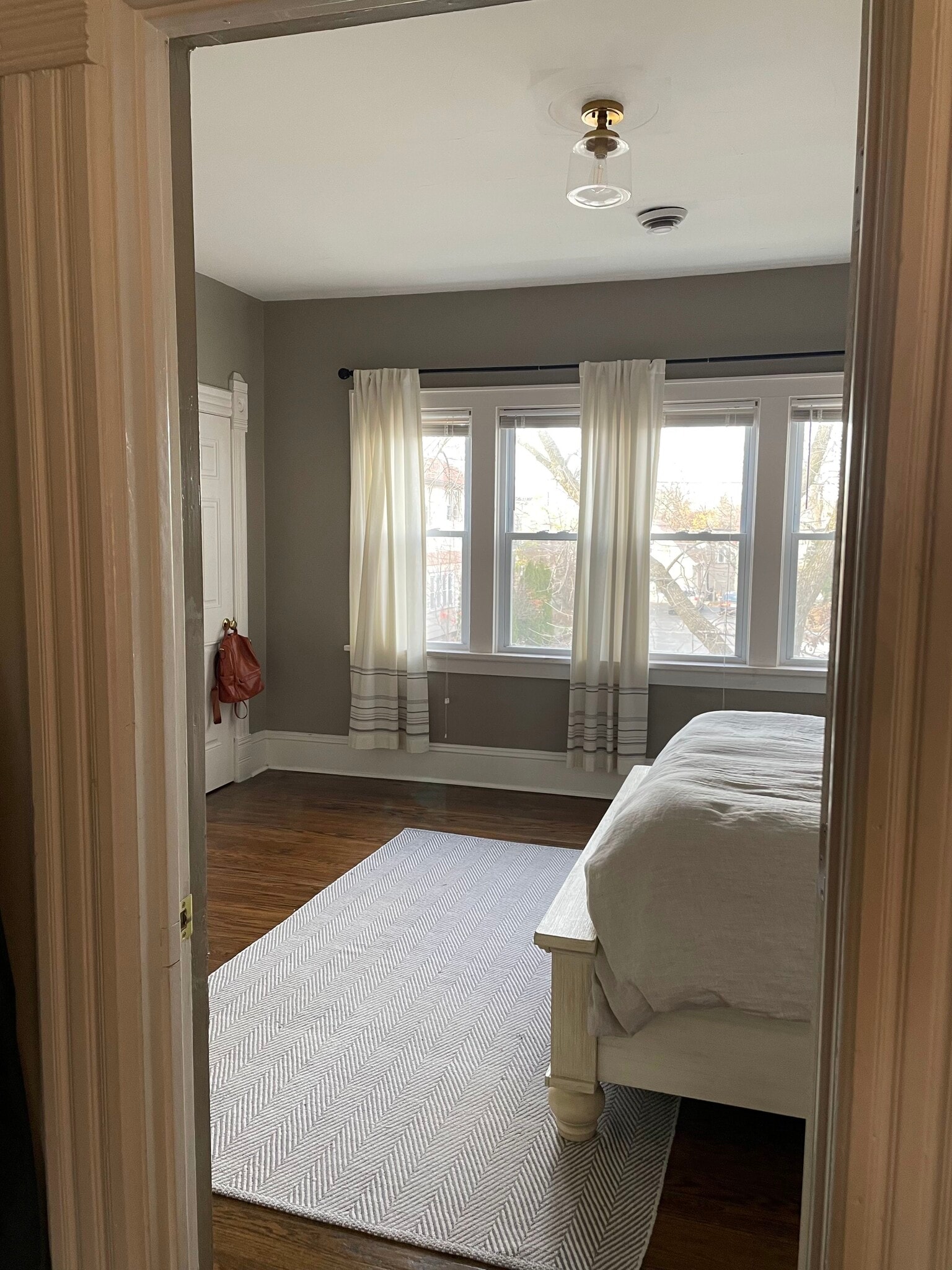 Building Photo - 1025 E Hamilton St