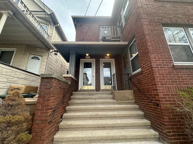 Building Photo - 205-207 S Henry St