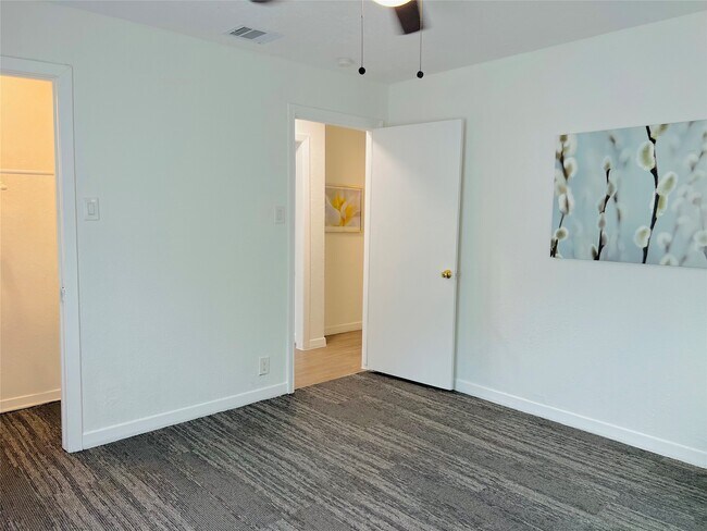 Building Photo - 2210 Detering St