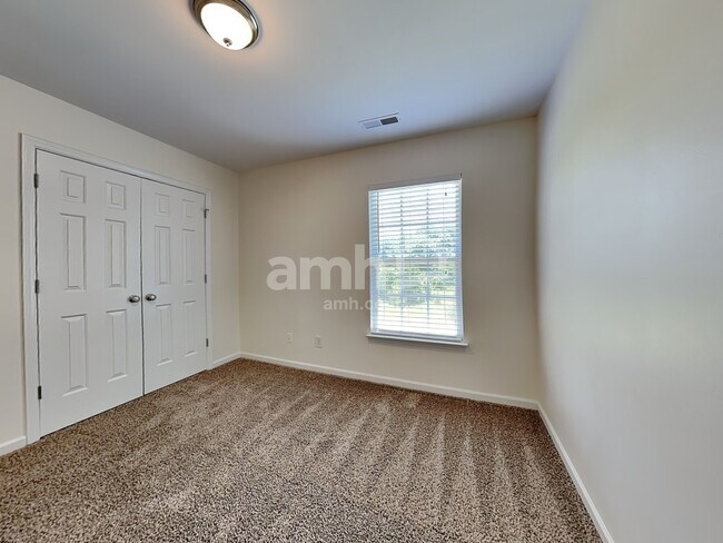 Building Photo - 1440 Cantwell Ct