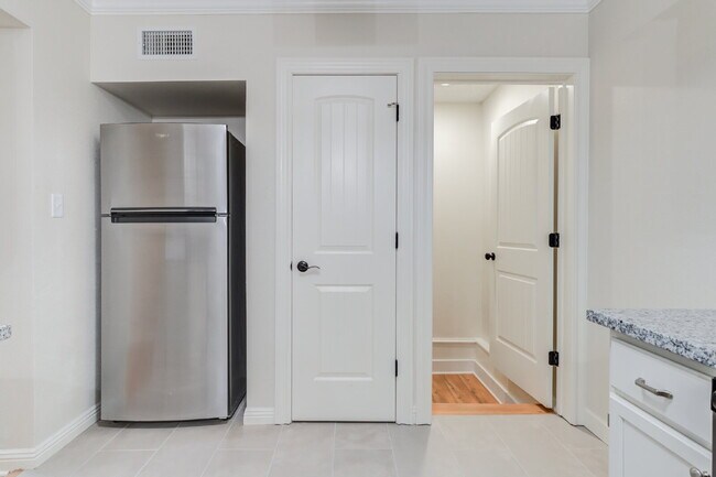 Building Photo - Tech Terrace Pre-Lease for 2026 or available now!