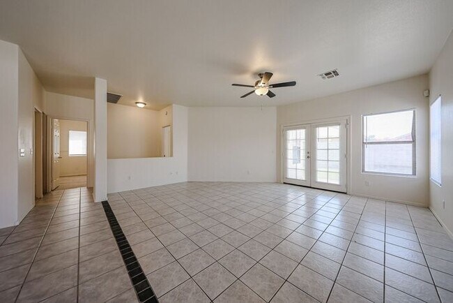 Building Photo - Stylish 4BD , 2 BA Home with Remodeled Bac...
