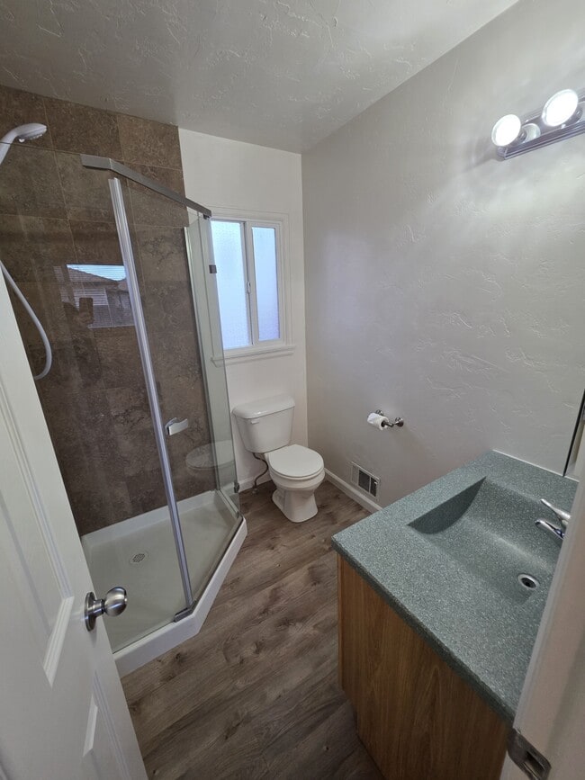 Building Photo - 545 N 25th St