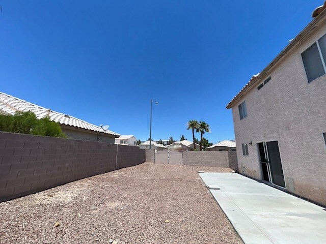 Building Photo - 6117 Breeders Cup St