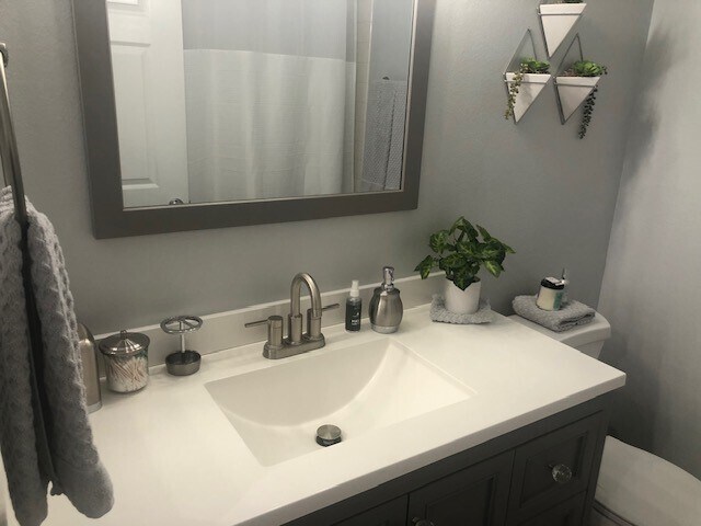 Primary Bathroom - 3845 Wiggins Bay St