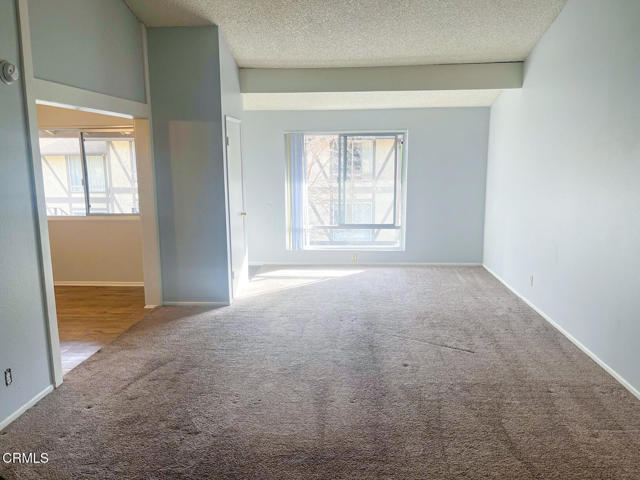 Building Photo - 951 Warwick Ave