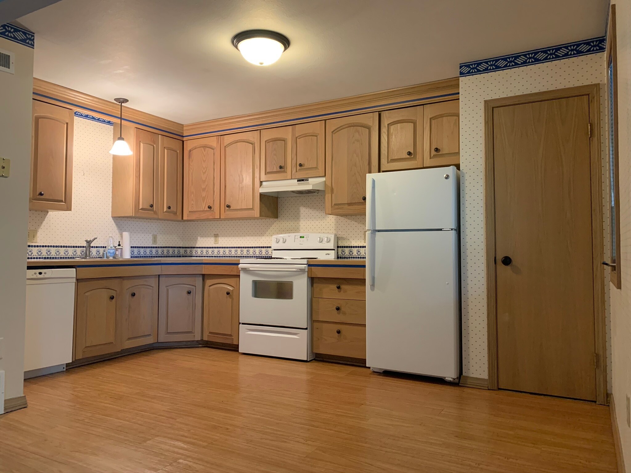 Building Photo - 1608 Sand Ct