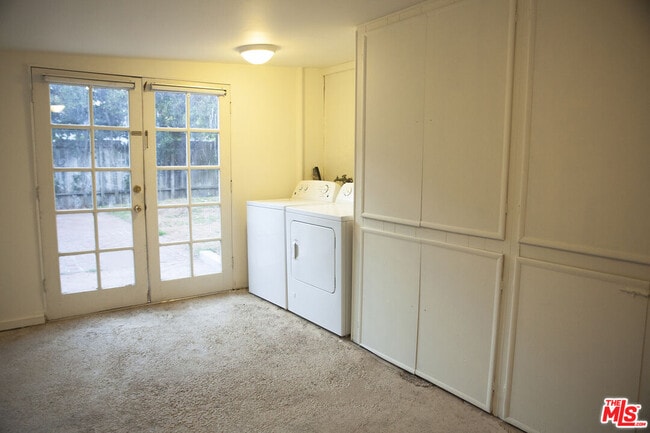 Building Photo - 4519 Van Noord Ave