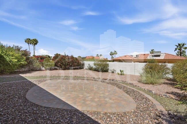 Building Photo - 10602 E Elmhurst Dr