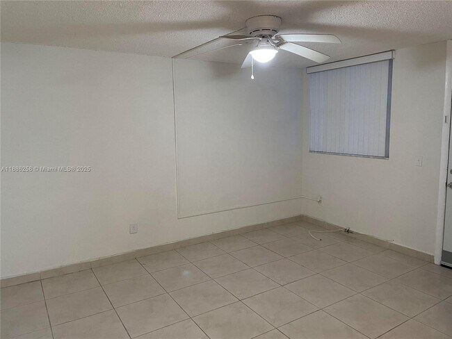 Building Photo - 1801 S Treasure Dr