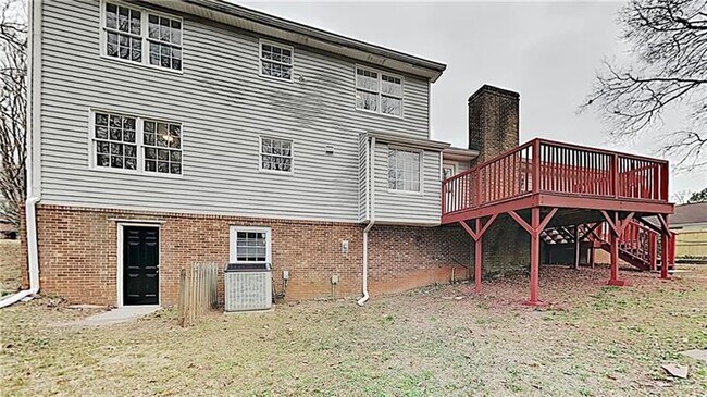 Building Photo - 4046 Central Dr