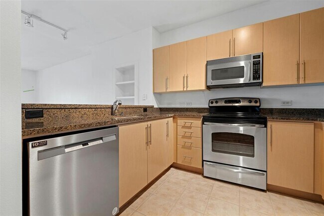 Building Photo - 54 Rainey St
