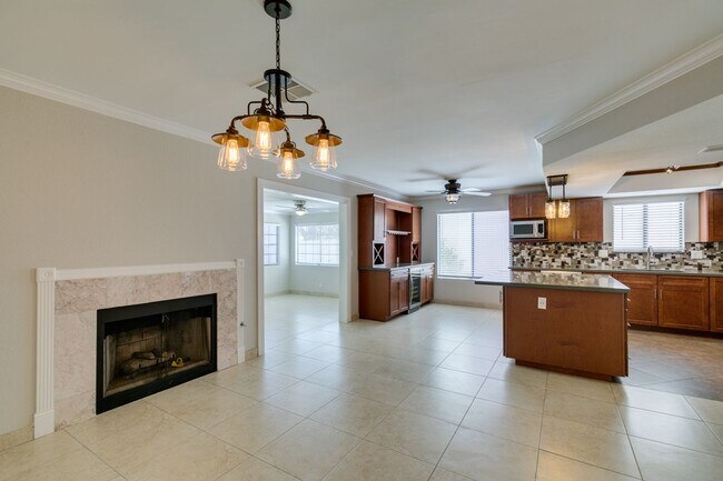 Building Photo - Amazing 3-bdrm home in Green Valley!