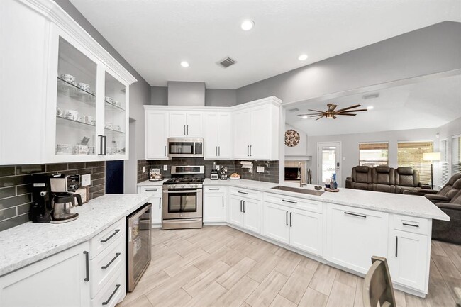 Building Photo - 2015 Dawn Crest Ct