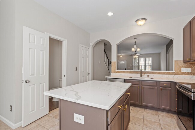 Building Photo - 6632 Clarksburg Pl