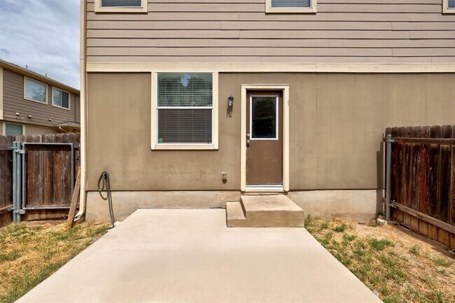 Building Photo - 709B Jane Austen Trail